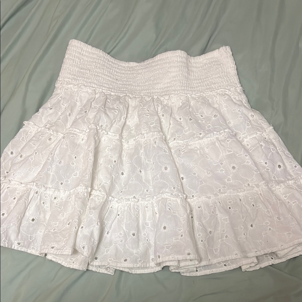 White American Eagle Ruffle Skirt